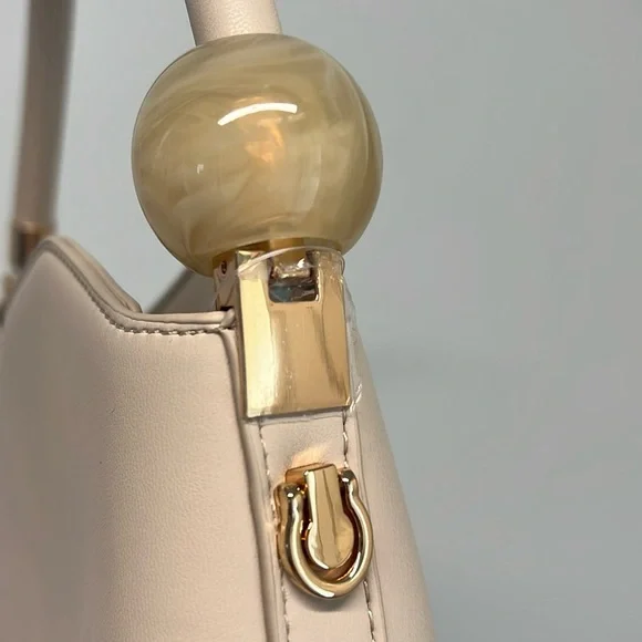 Melie Bianco Jennie Recycled Vegan Crossbody Bag | In Cream ✨ - Picture 5 of 10